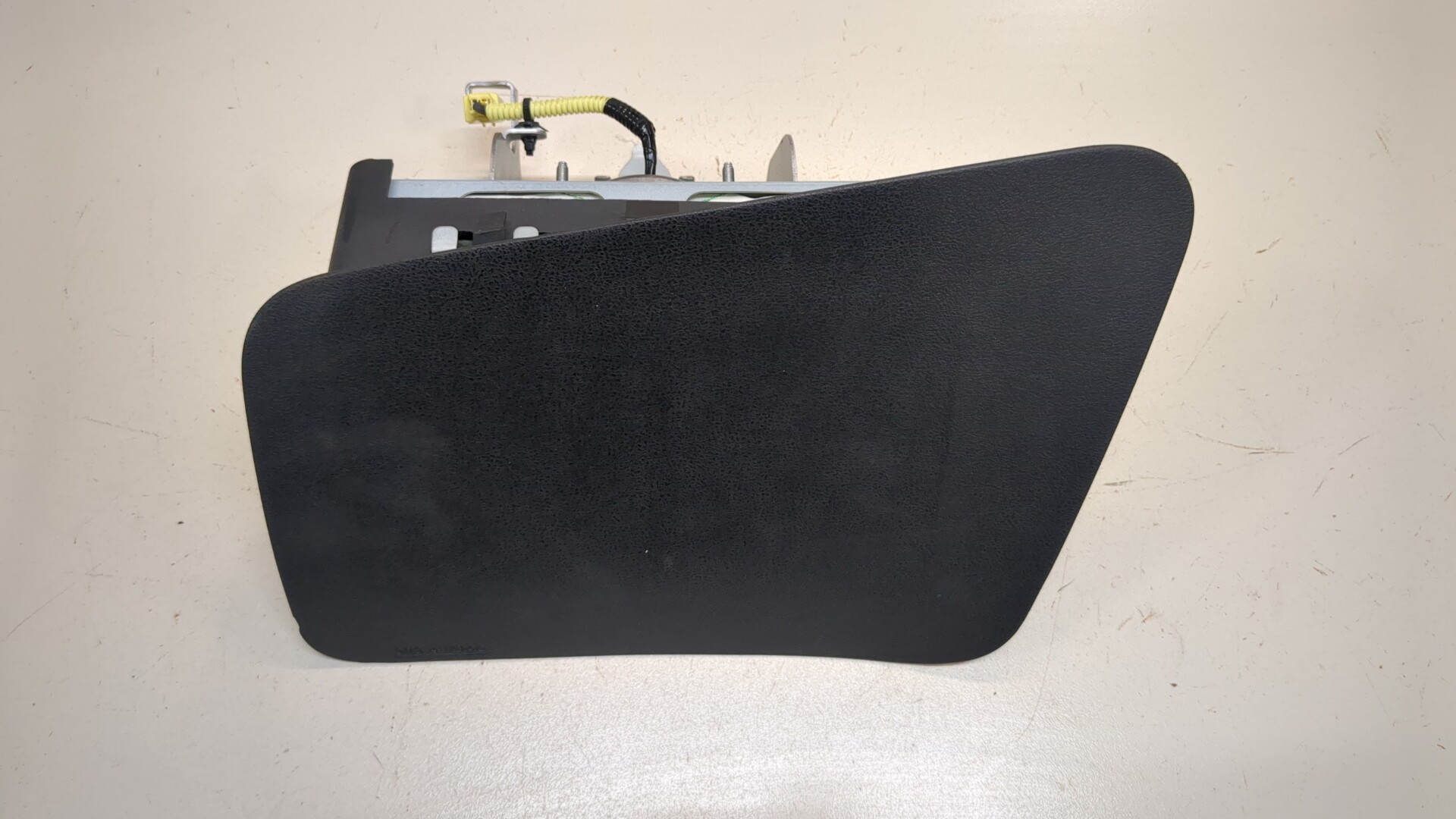 Подушка безопасности пассажирская (в торпедо)