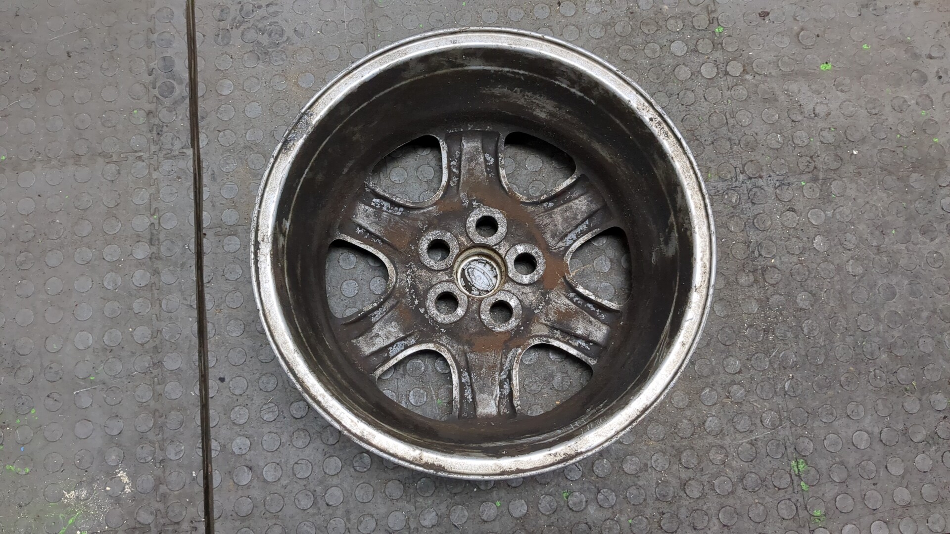 Диск колесный литой легкий сплав