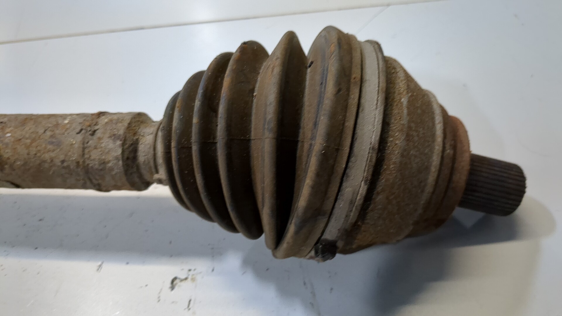 Полуось передняя правая