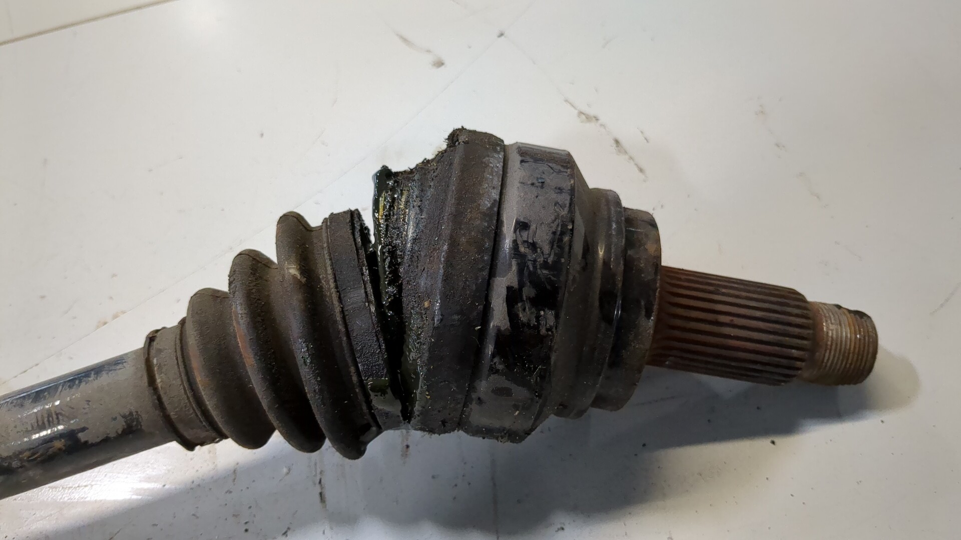 Полуось задняя правая