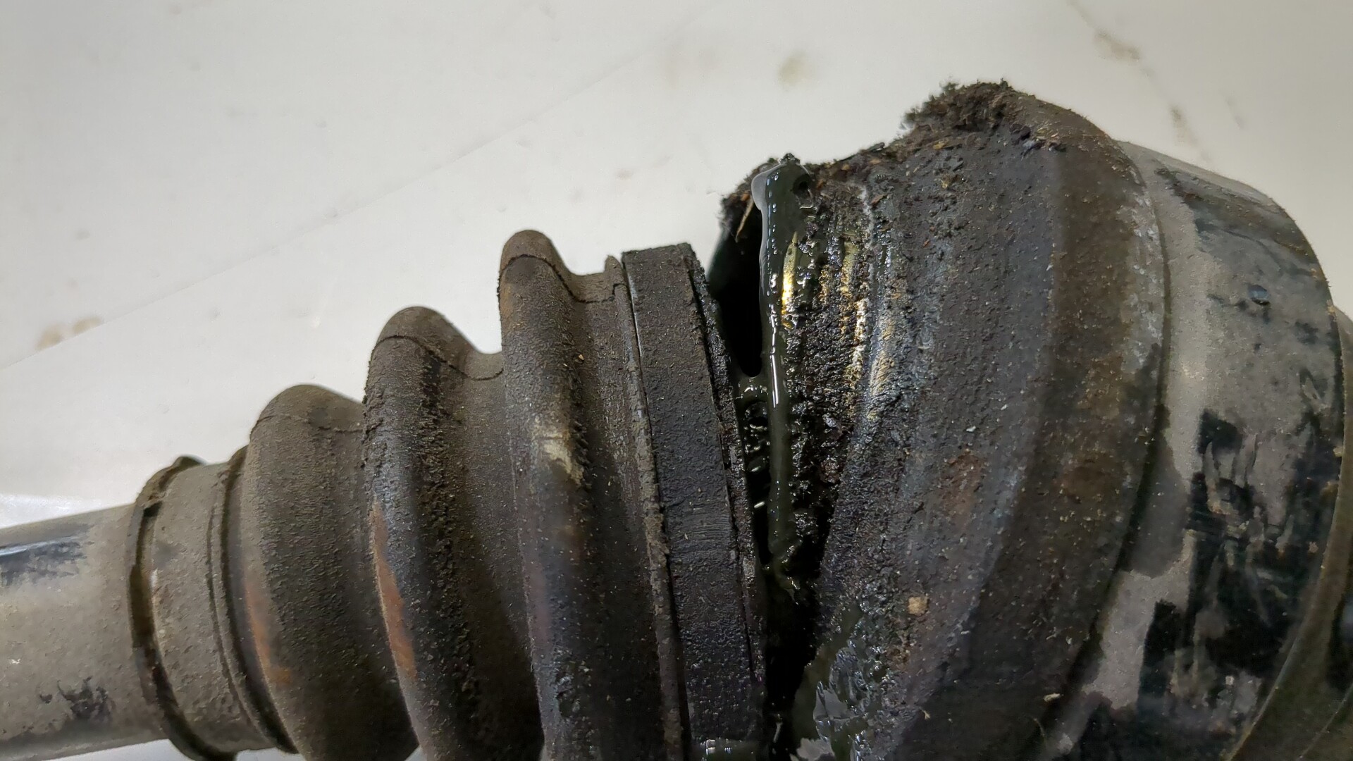 Полуось задняя правая