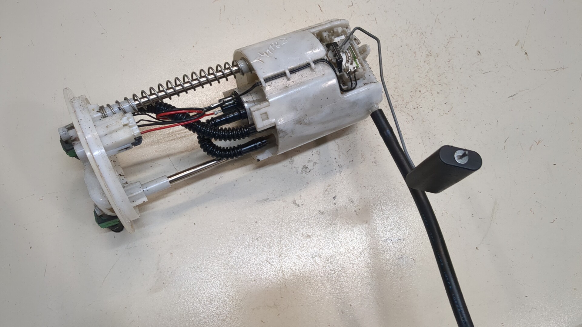 Насос топливный электрический