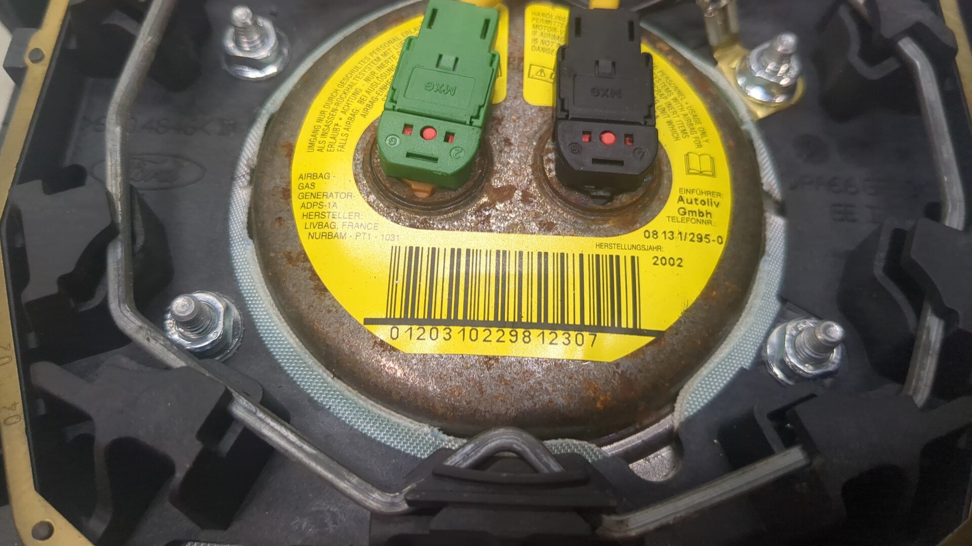 Подушка безопасности в рулевое колесо