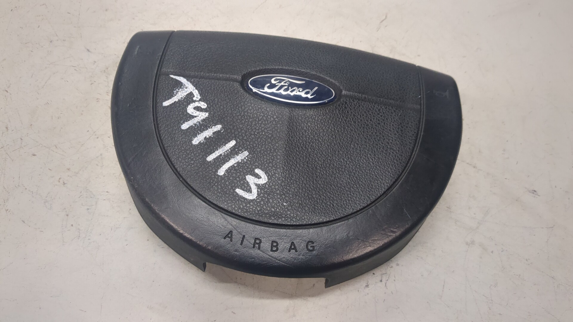 Подушка безопасности в рулевое колесо