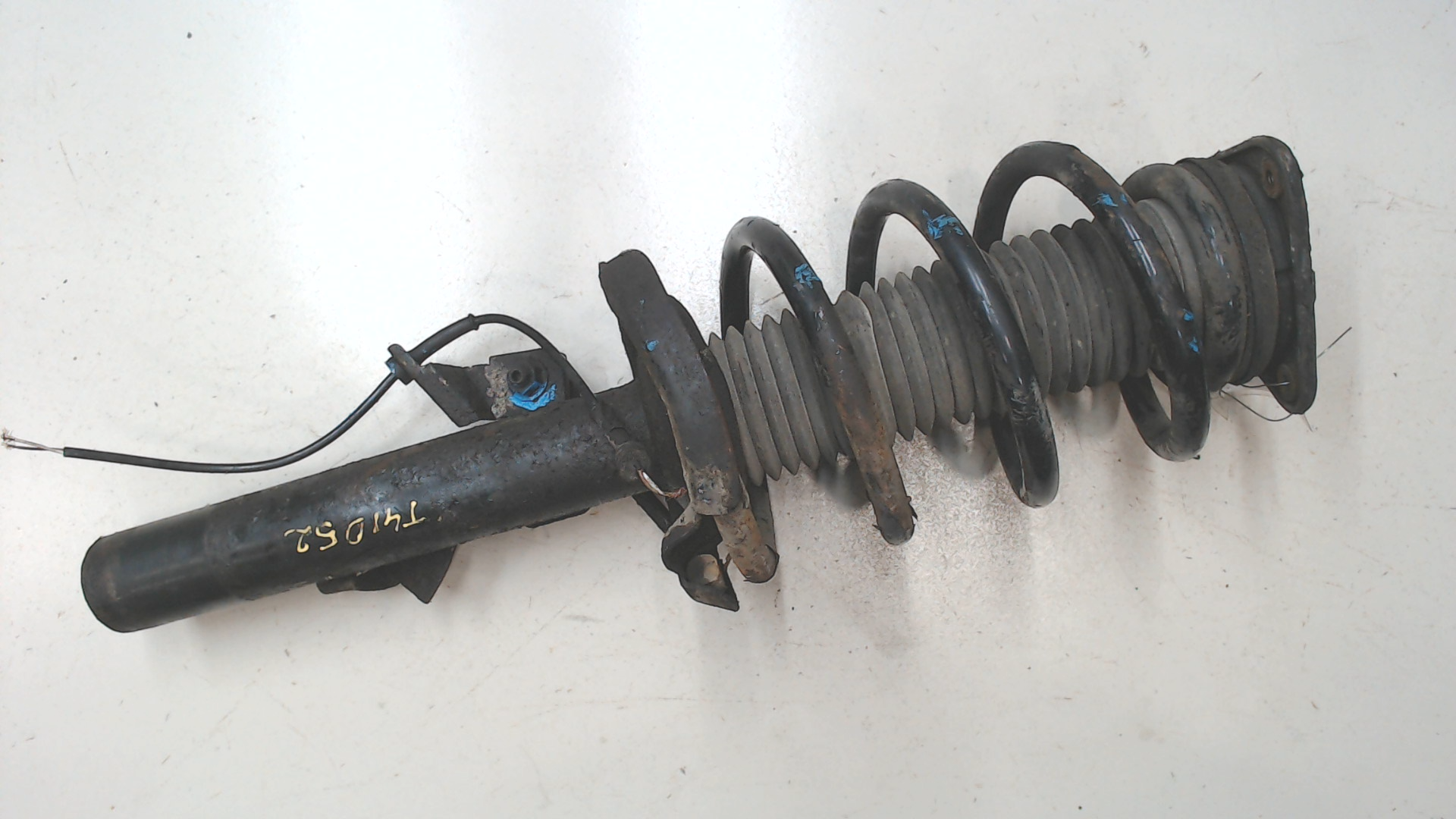 Амортизатор передний правый