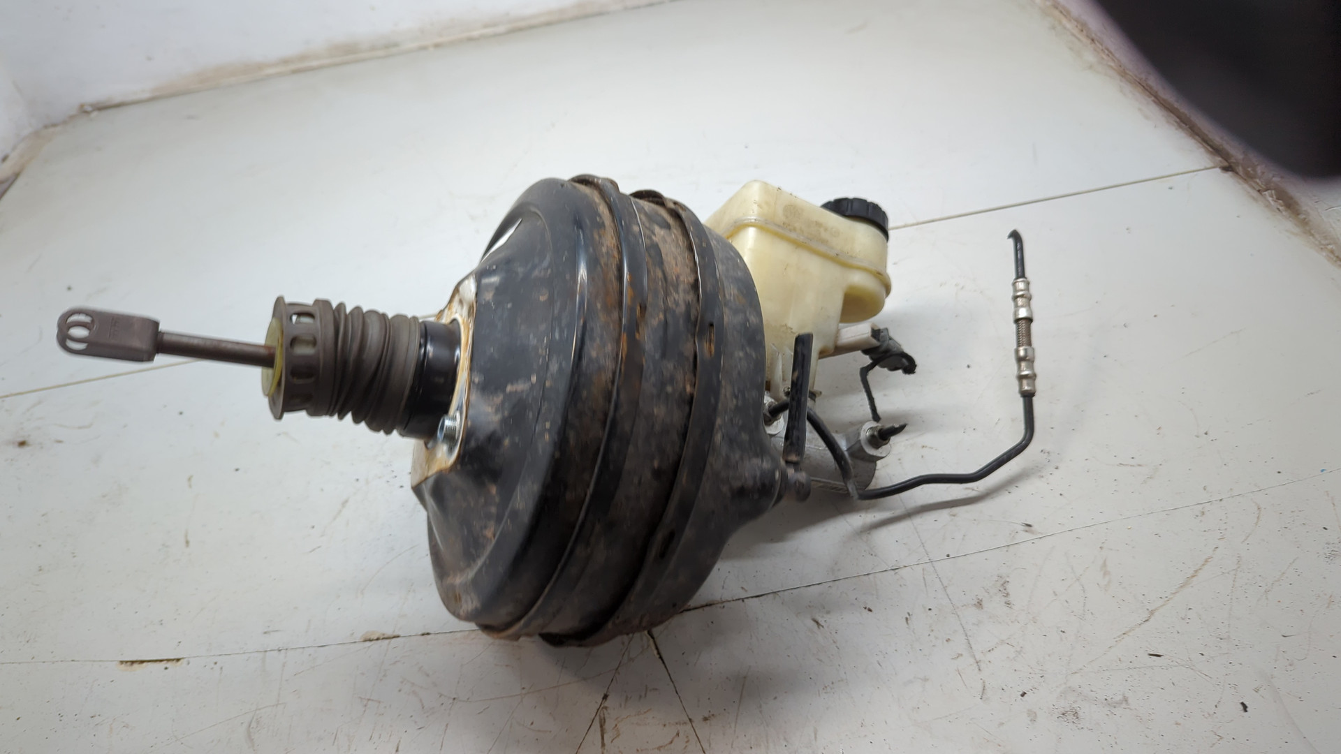 Цилиндр тормозной главный