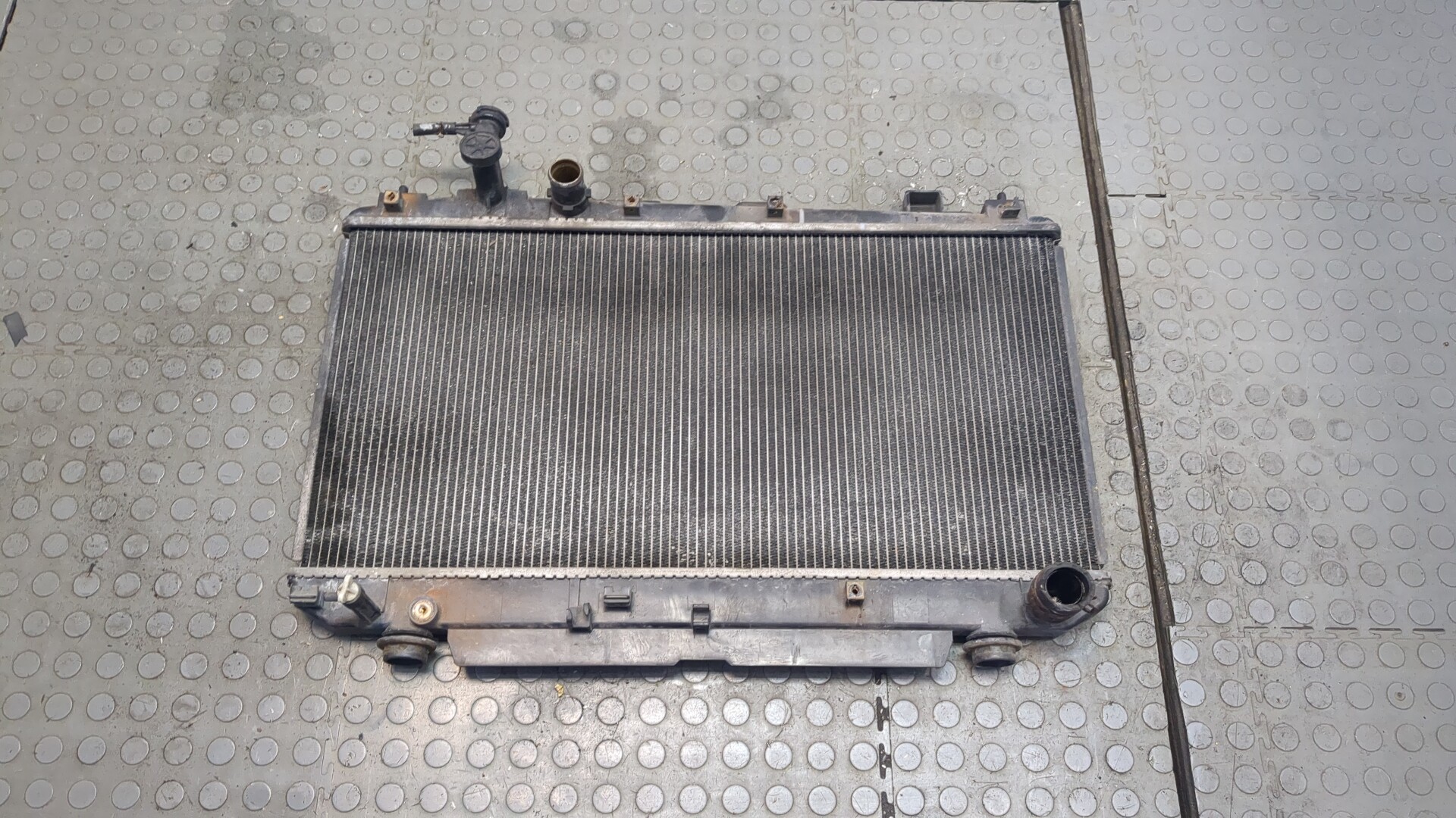 Радиатор охлаждения двигателя основной