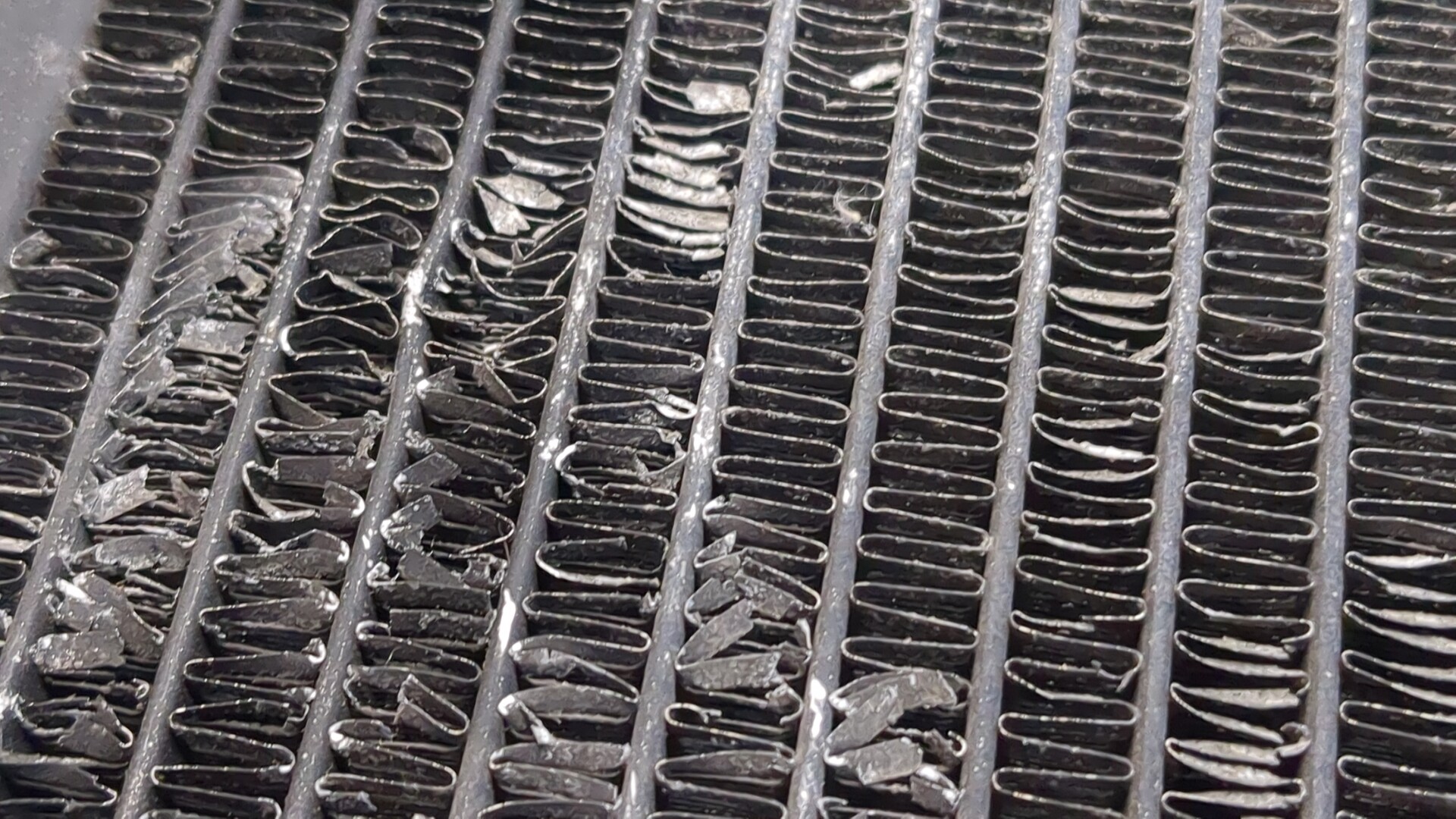 Радиатор охлаждения двигателя основной