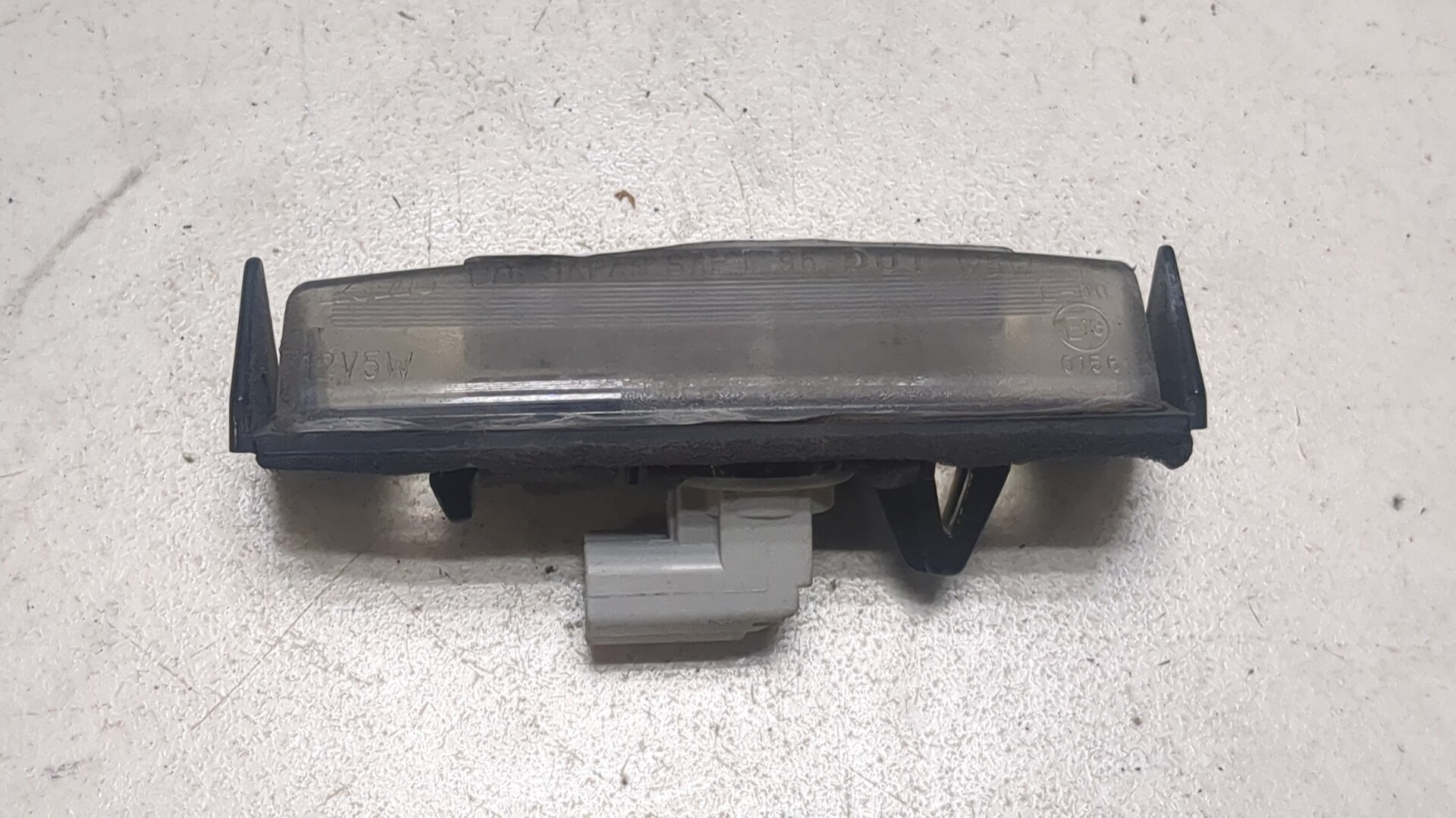 Фонарь подсветки номера