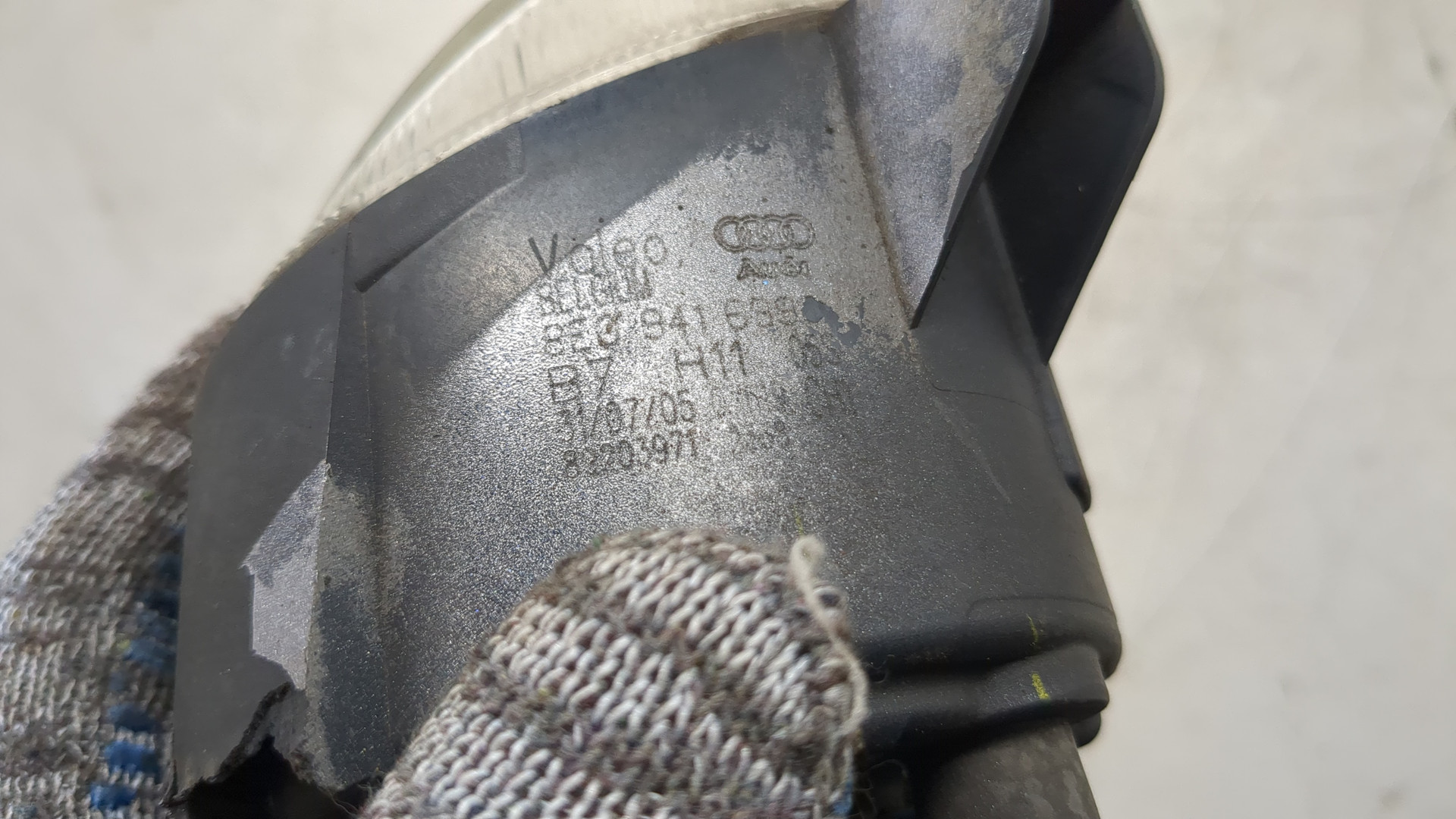 Фара противотуманная левая