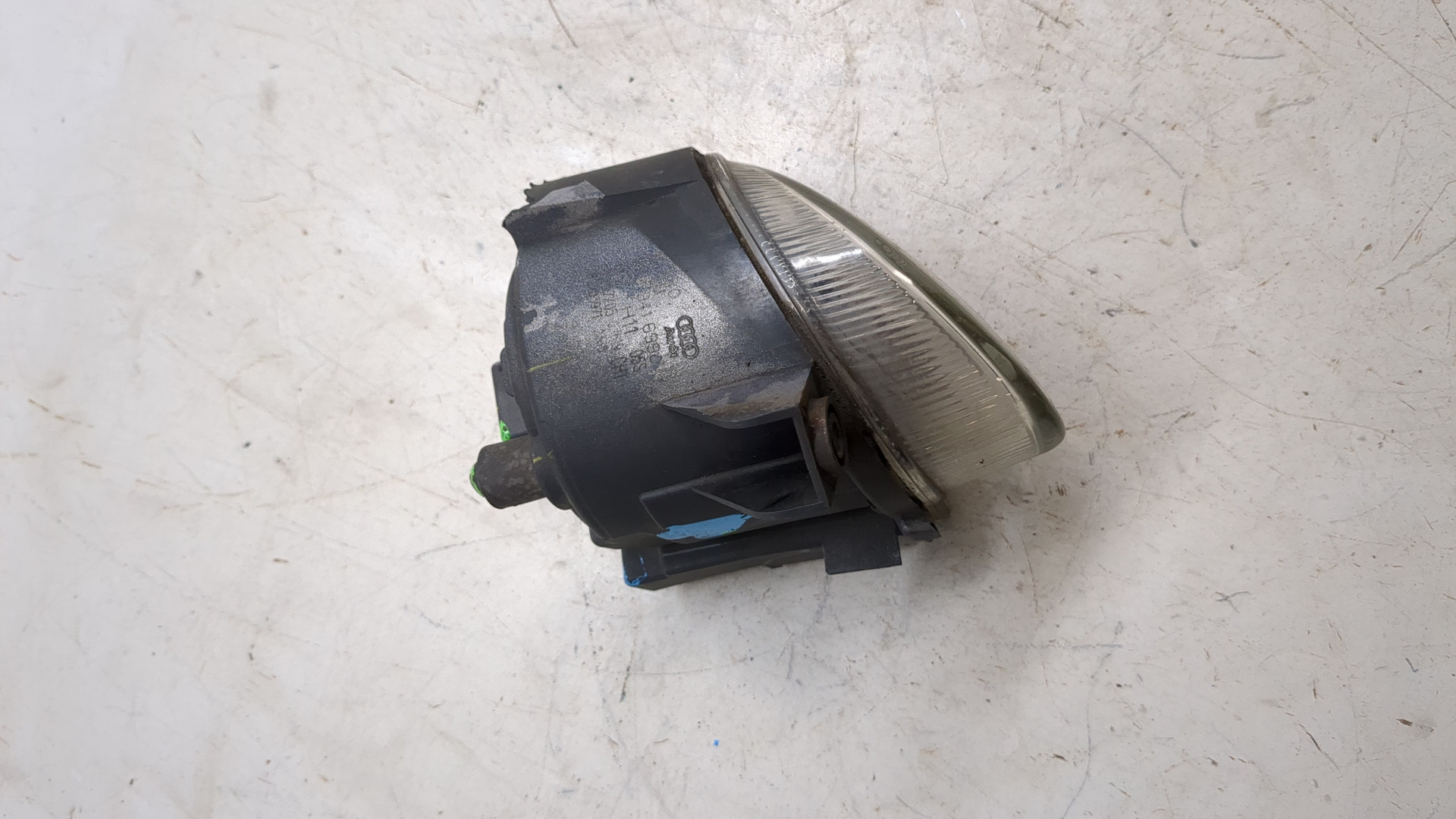 Фара противотуманная левая