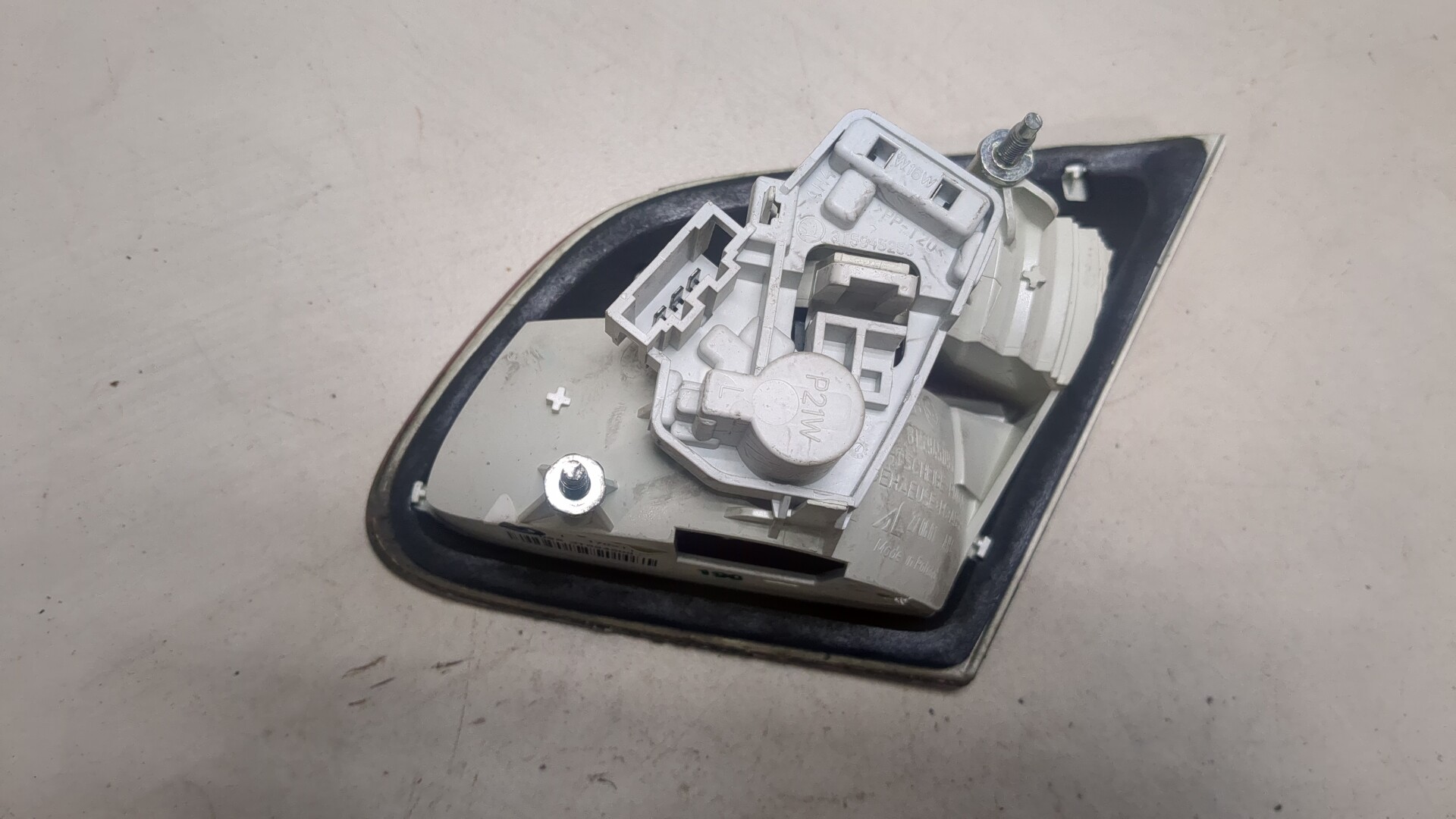 Фонарь задний внутренний правый