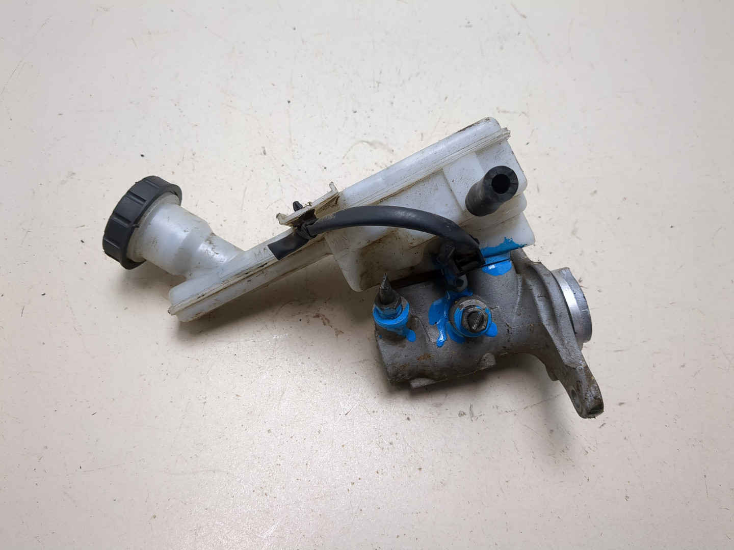 Цилиндр тормозной главный