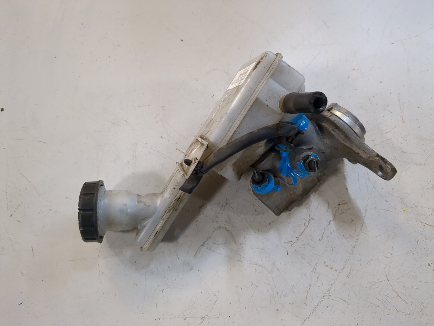 Цилиндр тормозной главный