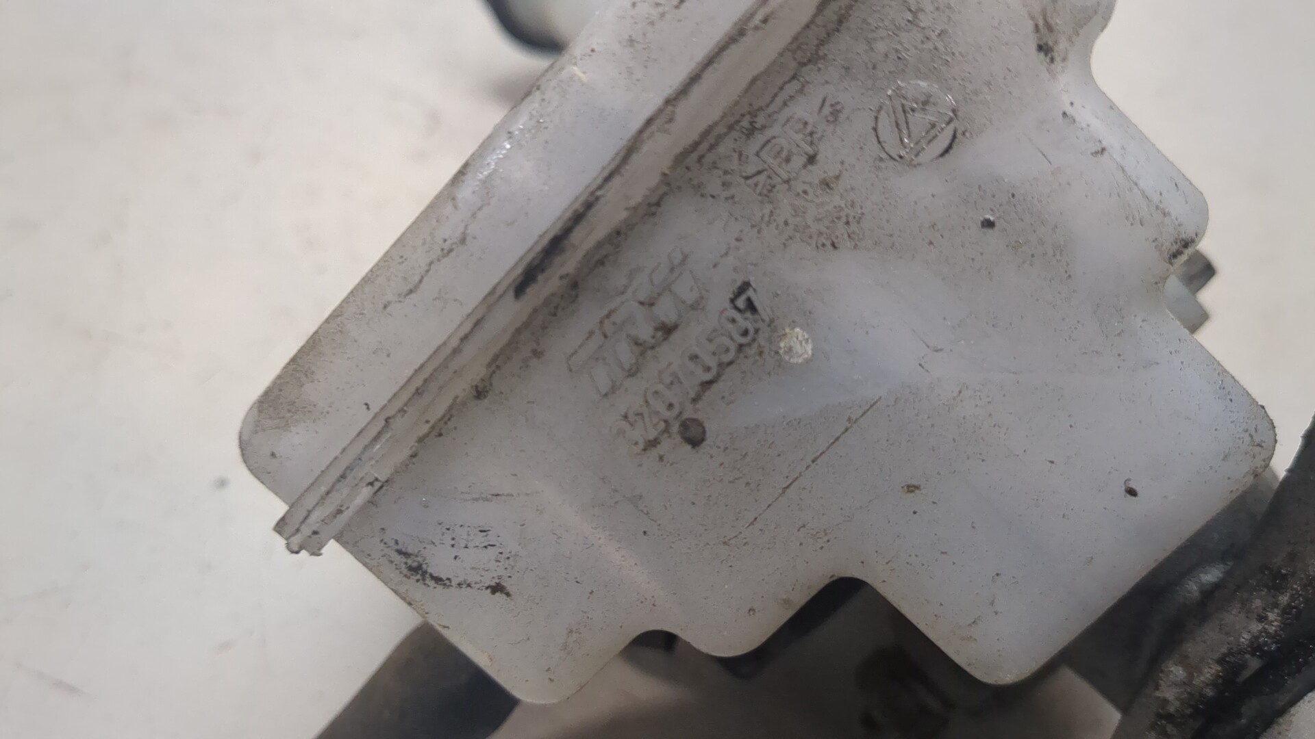 Цилиндр тормозной главный