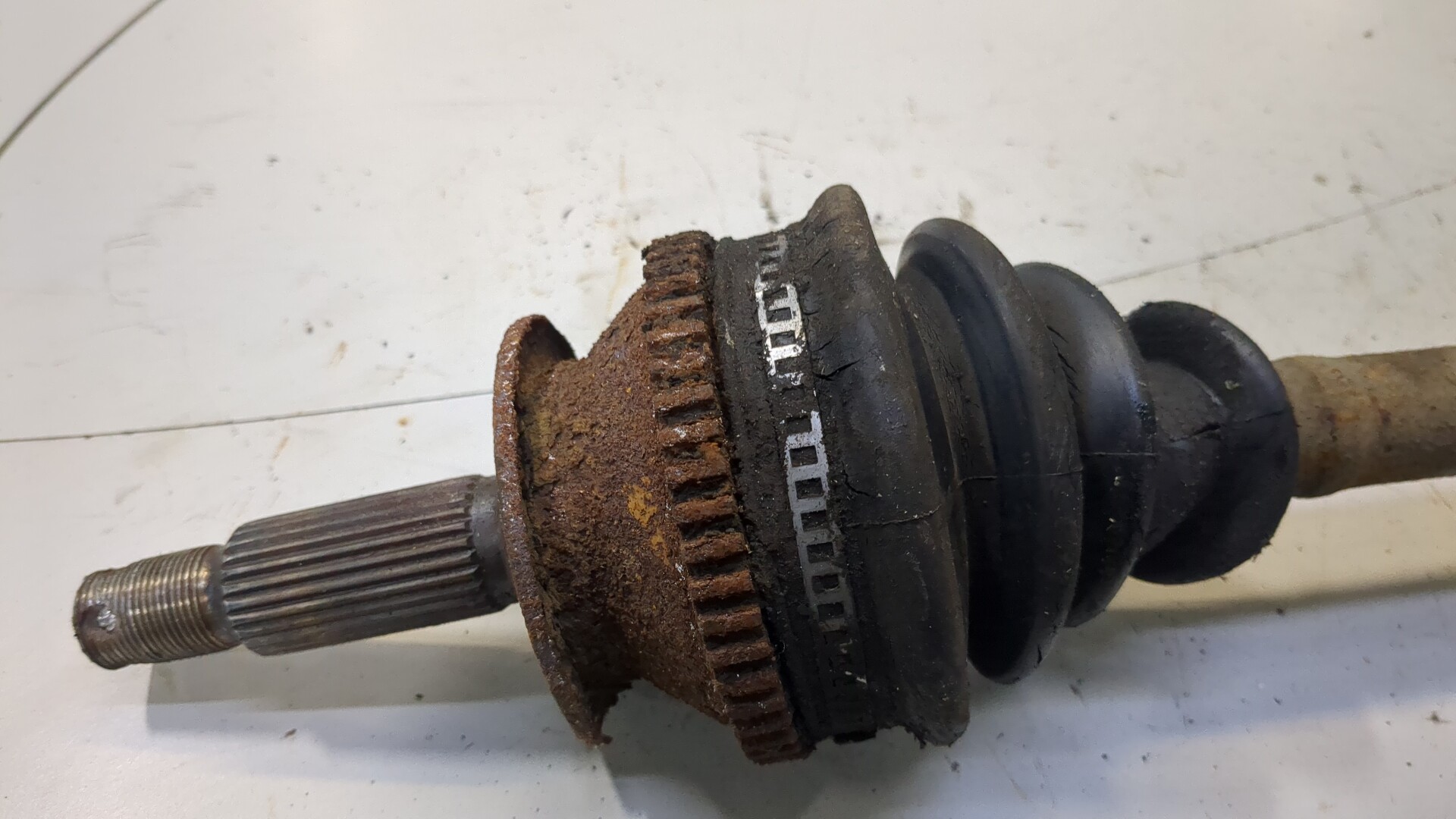 Полуось передняя правая