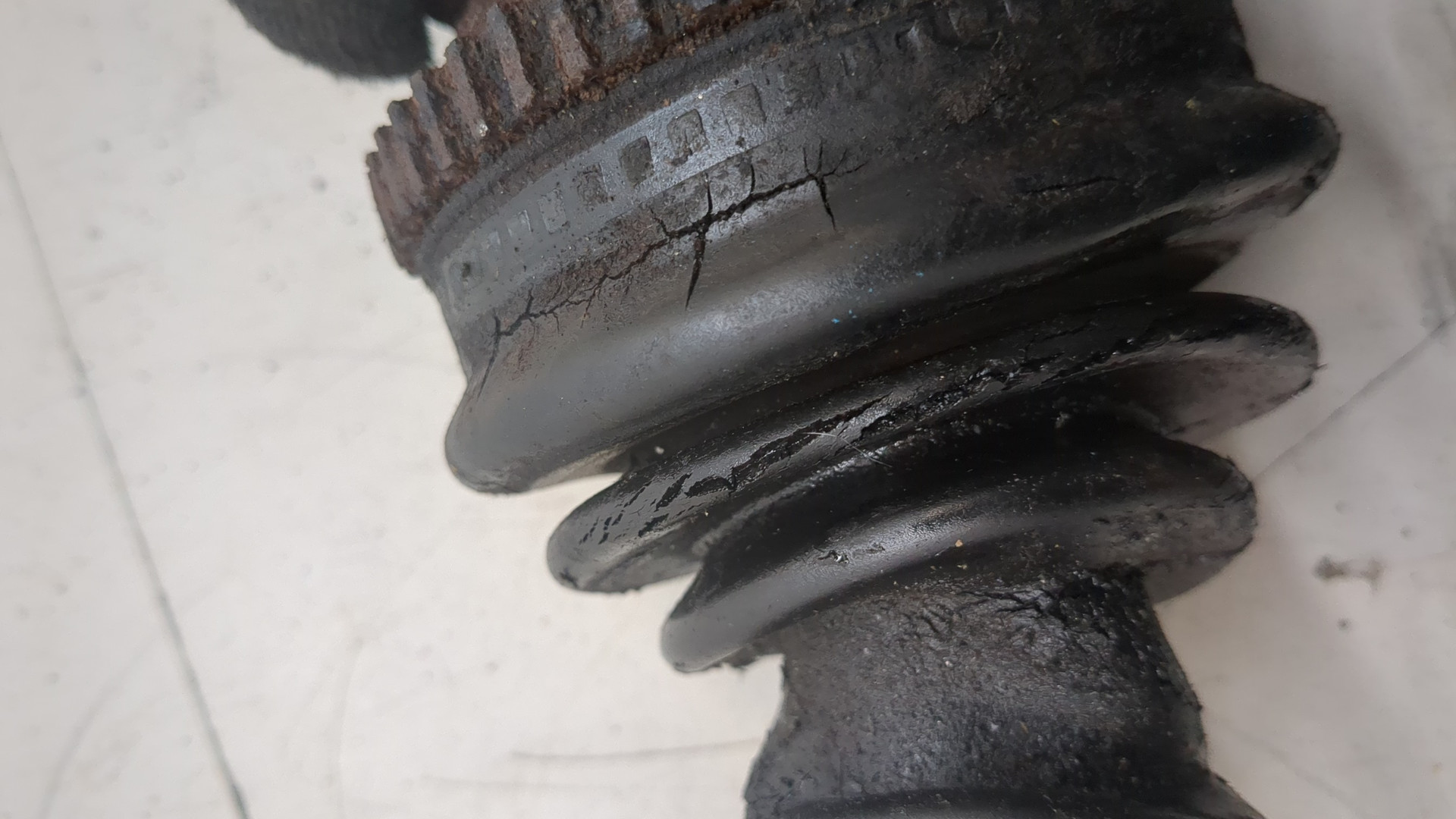 Полуось передняя правая