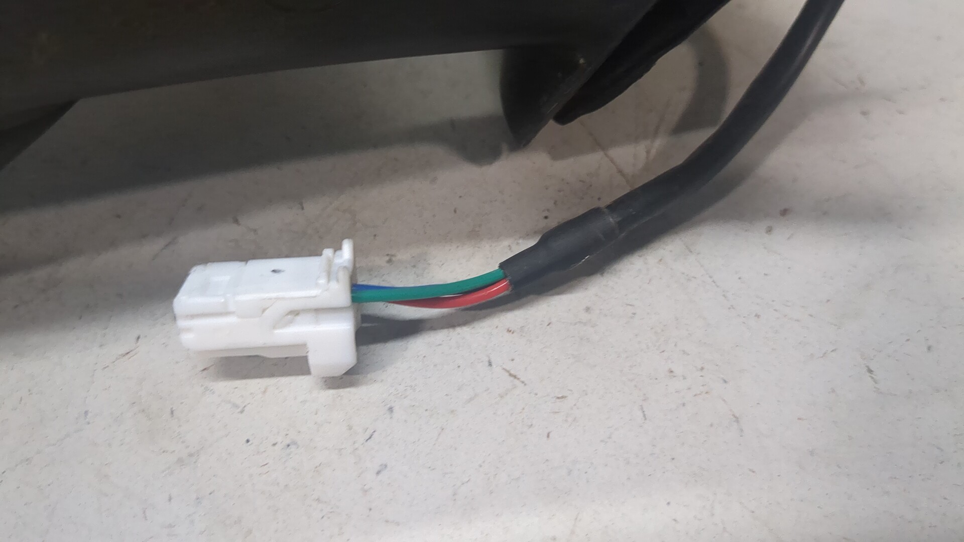 Зеркало правое электрическое