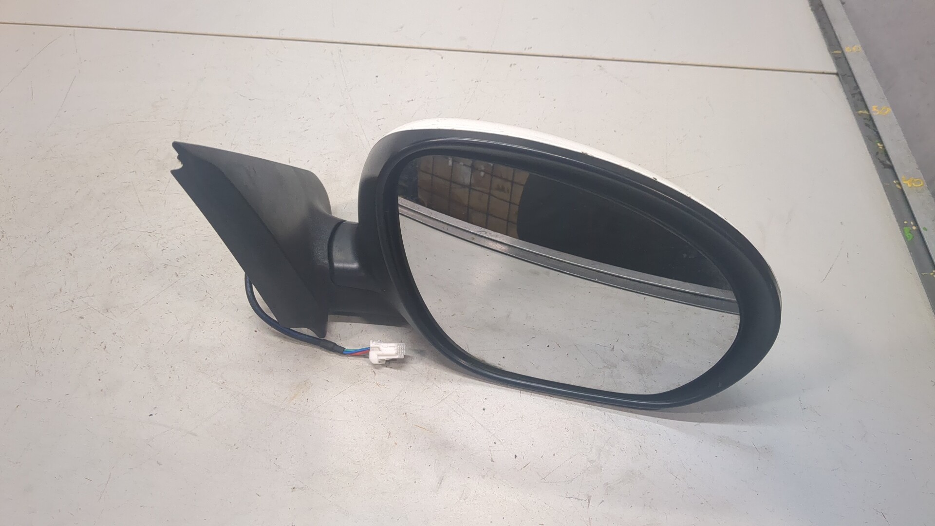 Зеркало правое электрическое