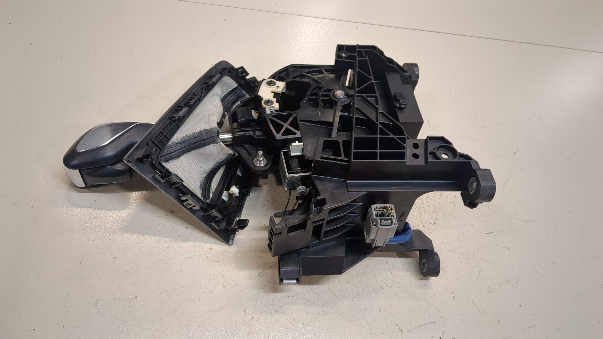 Кулиса МКПП / АКПП