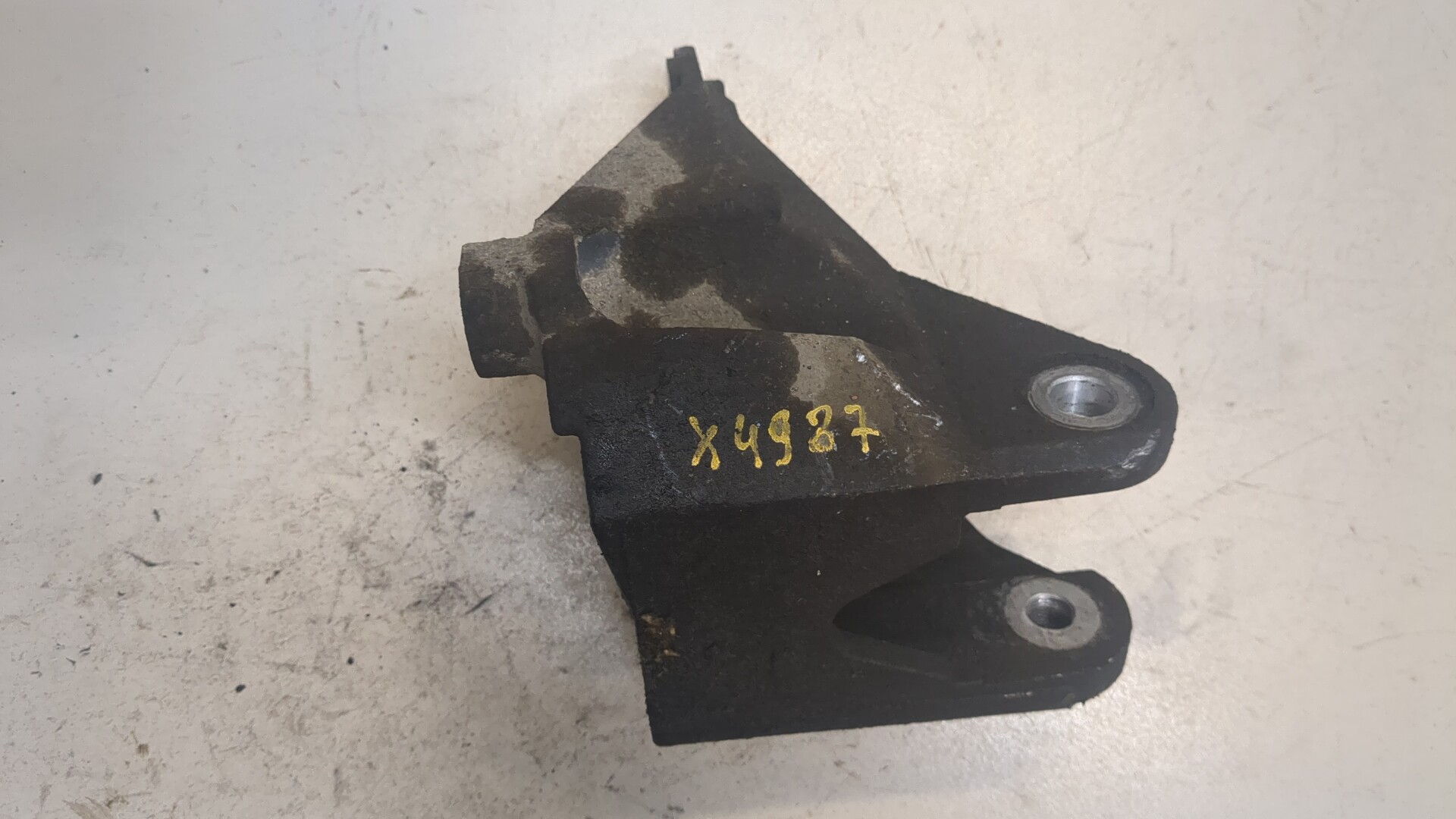 Кронштейн двигателя