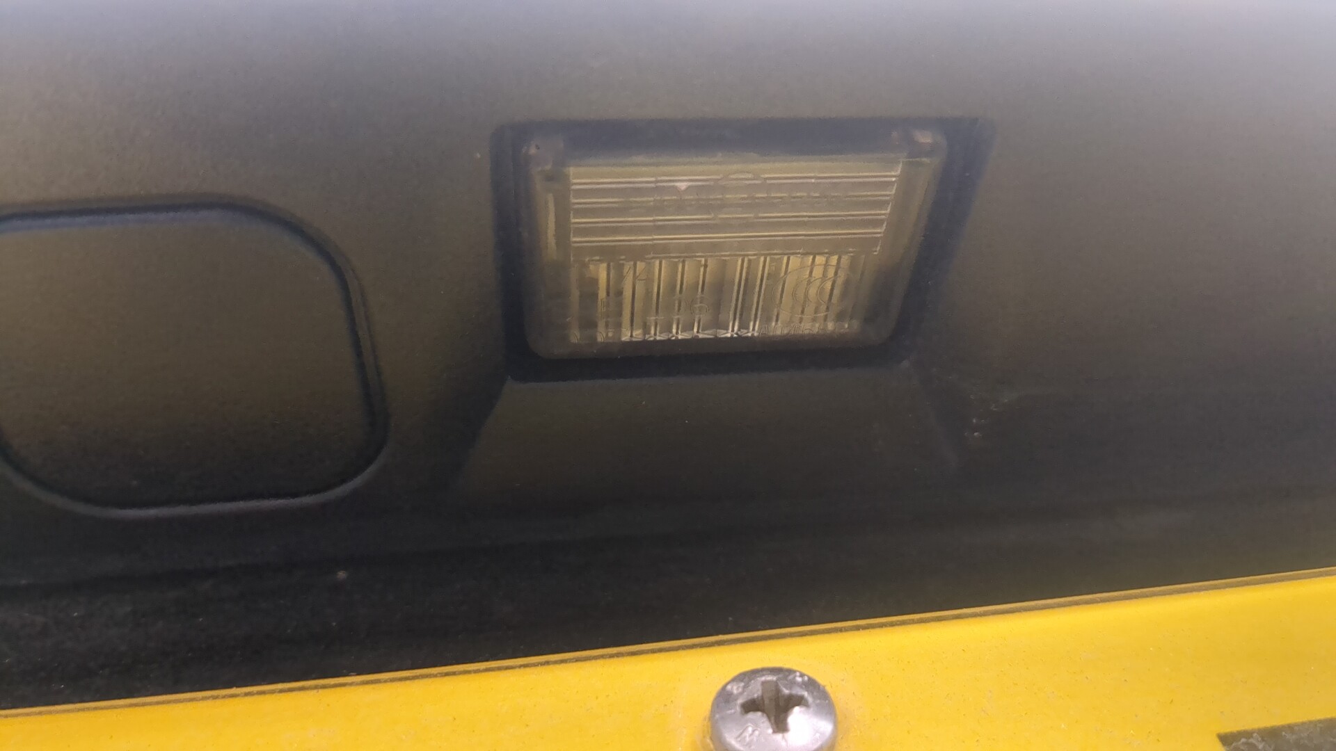 Дверь багажника