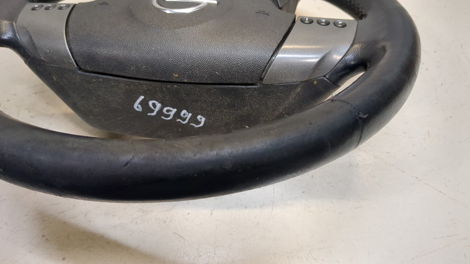 Рулевое колесо (руль)