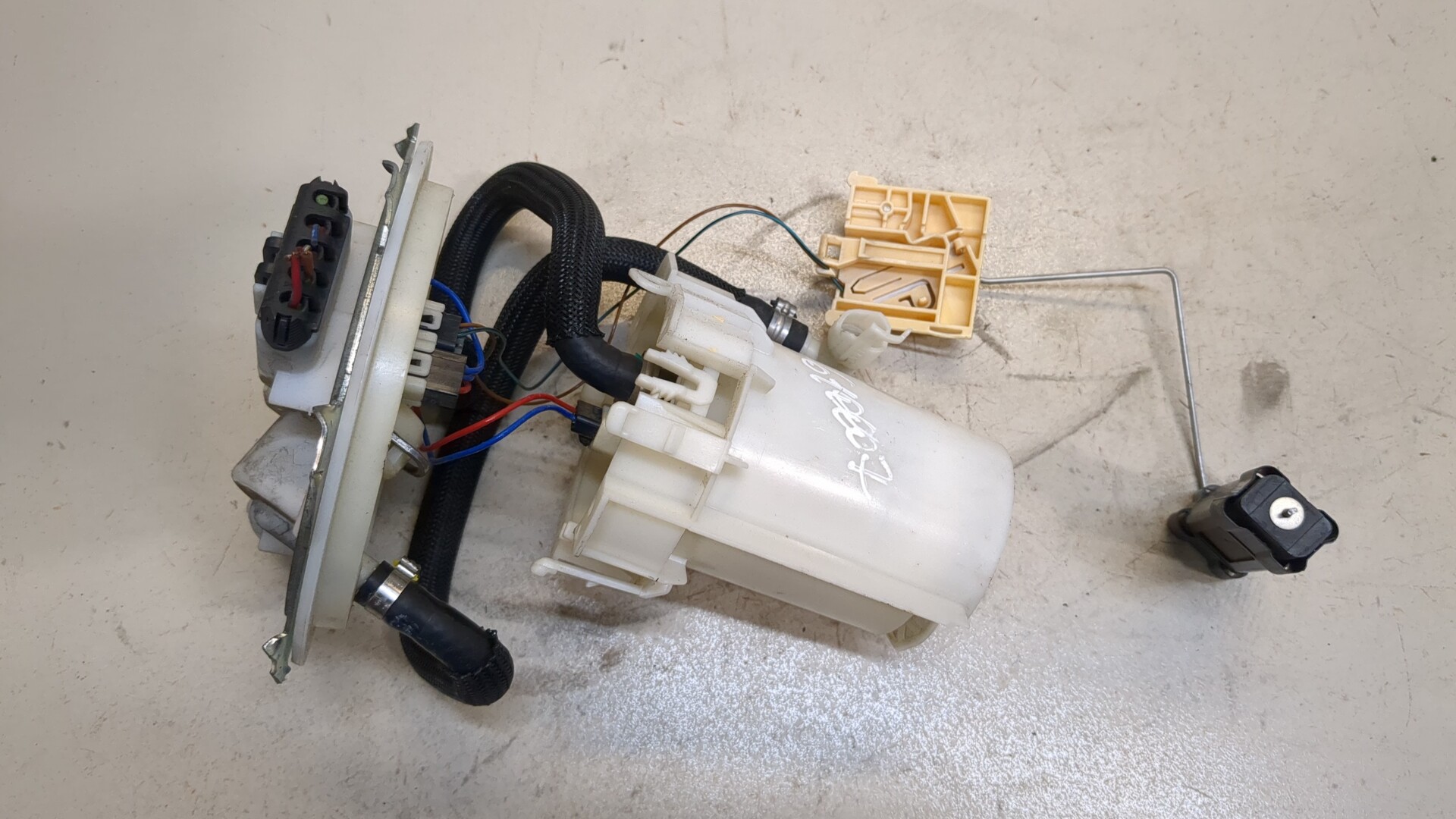 Насос топливный электрический