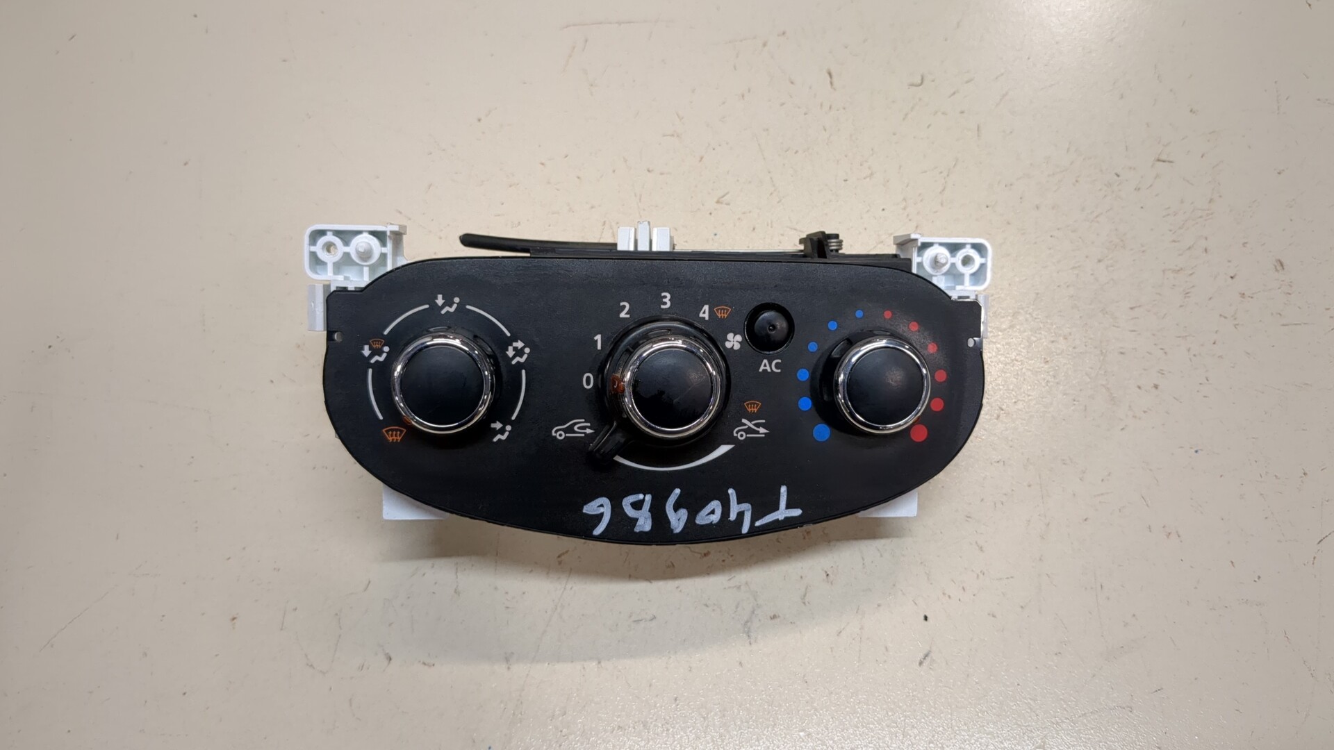 Переключатель отопителя