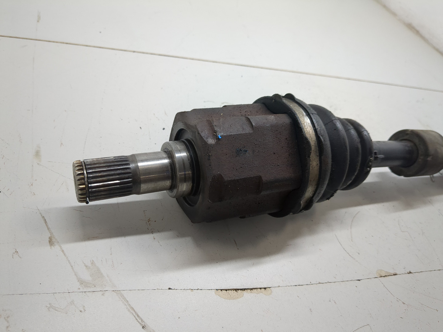 Полуось передняя левая