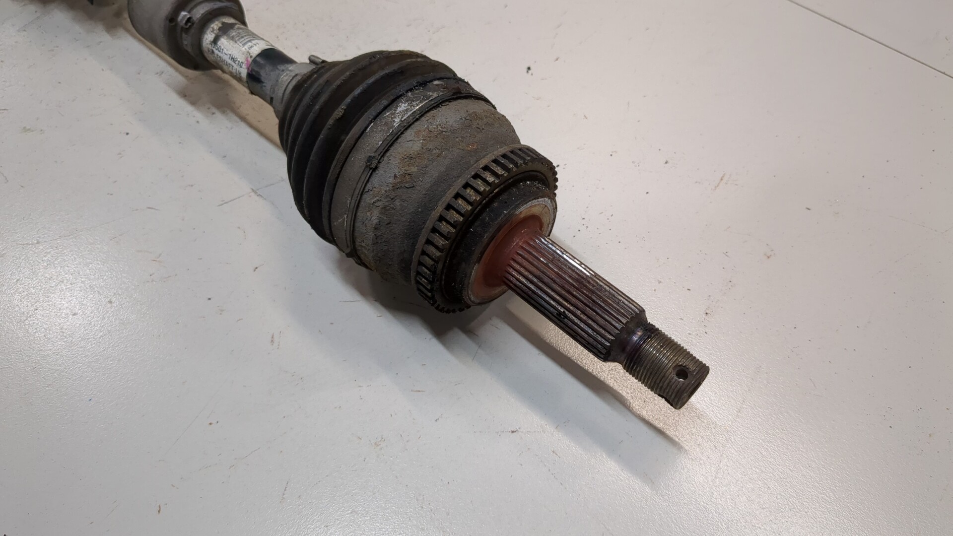 Полуось передняя левая