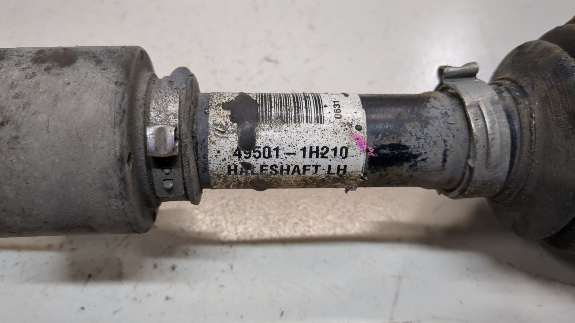 Полуось передняя левая