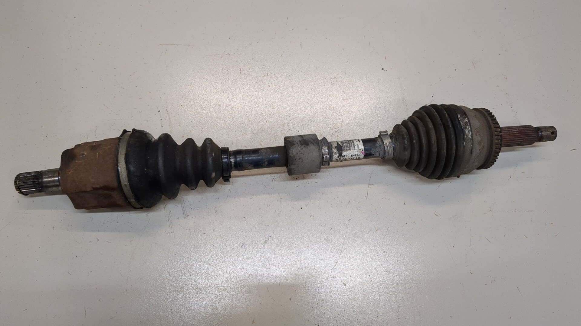 Полуось передняя левая