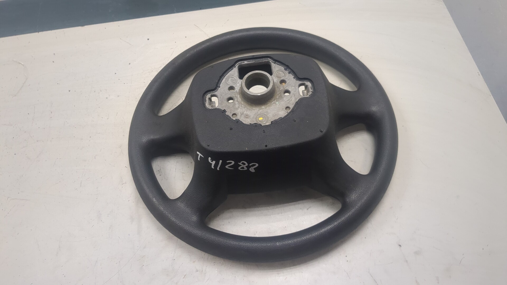 Рулевое колесо (руль)