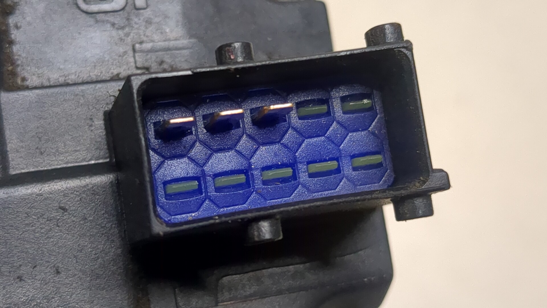 Замок двери передней правой