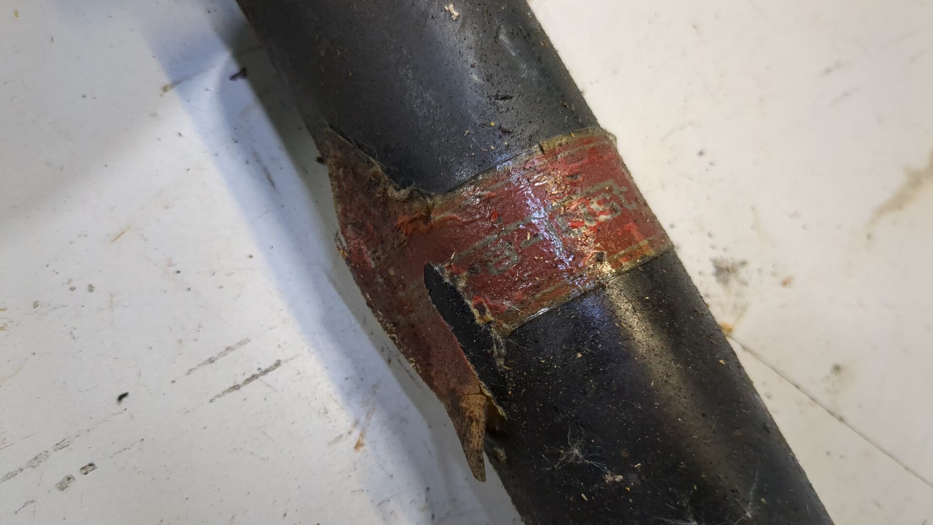 Амортизатор задний (стойка)