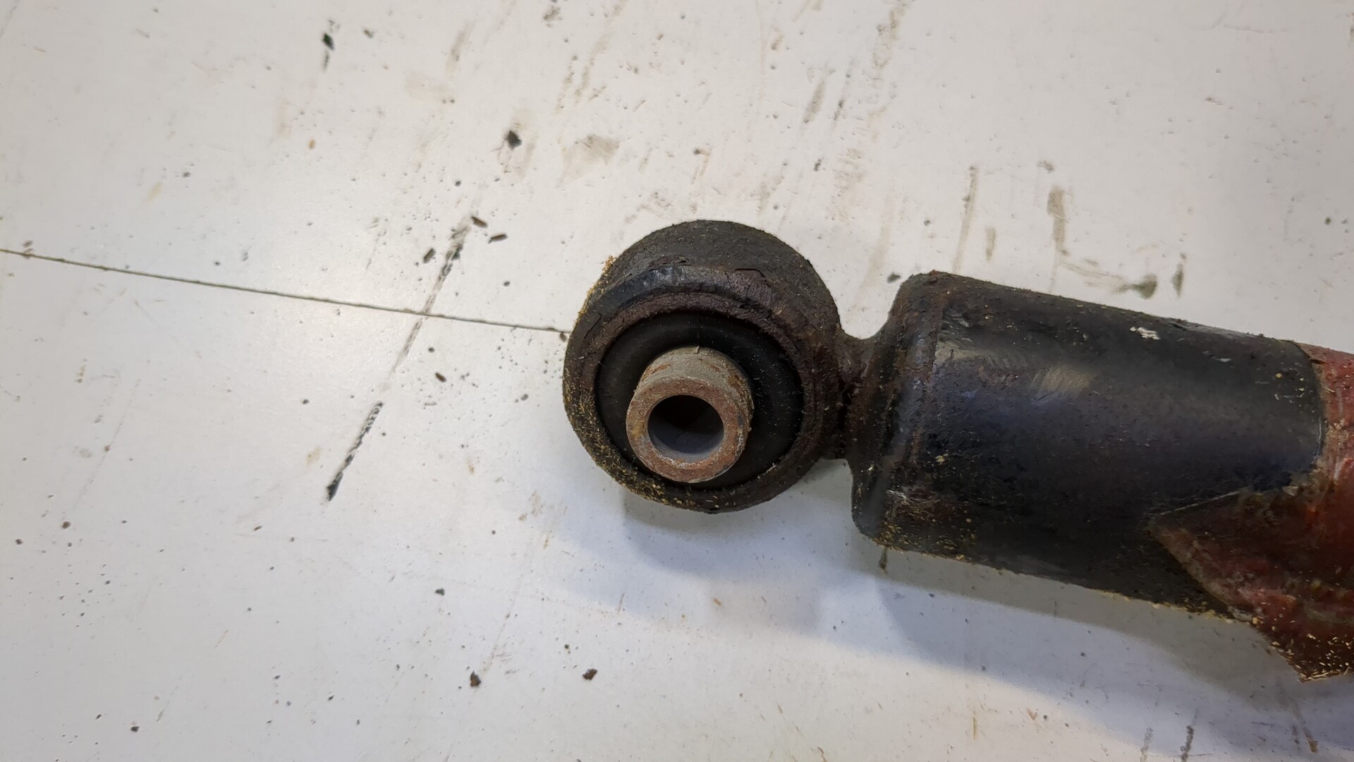 Амортизатор задний (стойка)