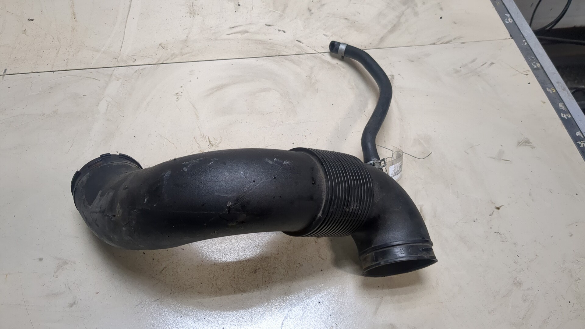 Патрубок воздушного фильтра