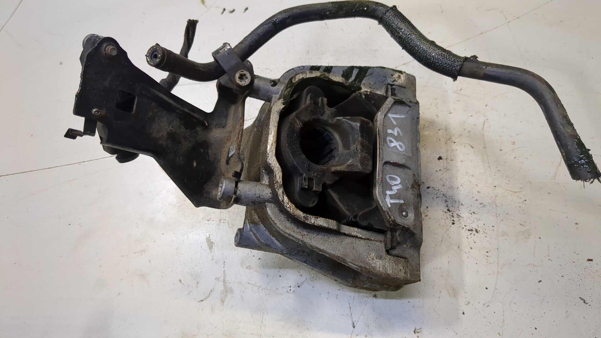 Опора двигателя