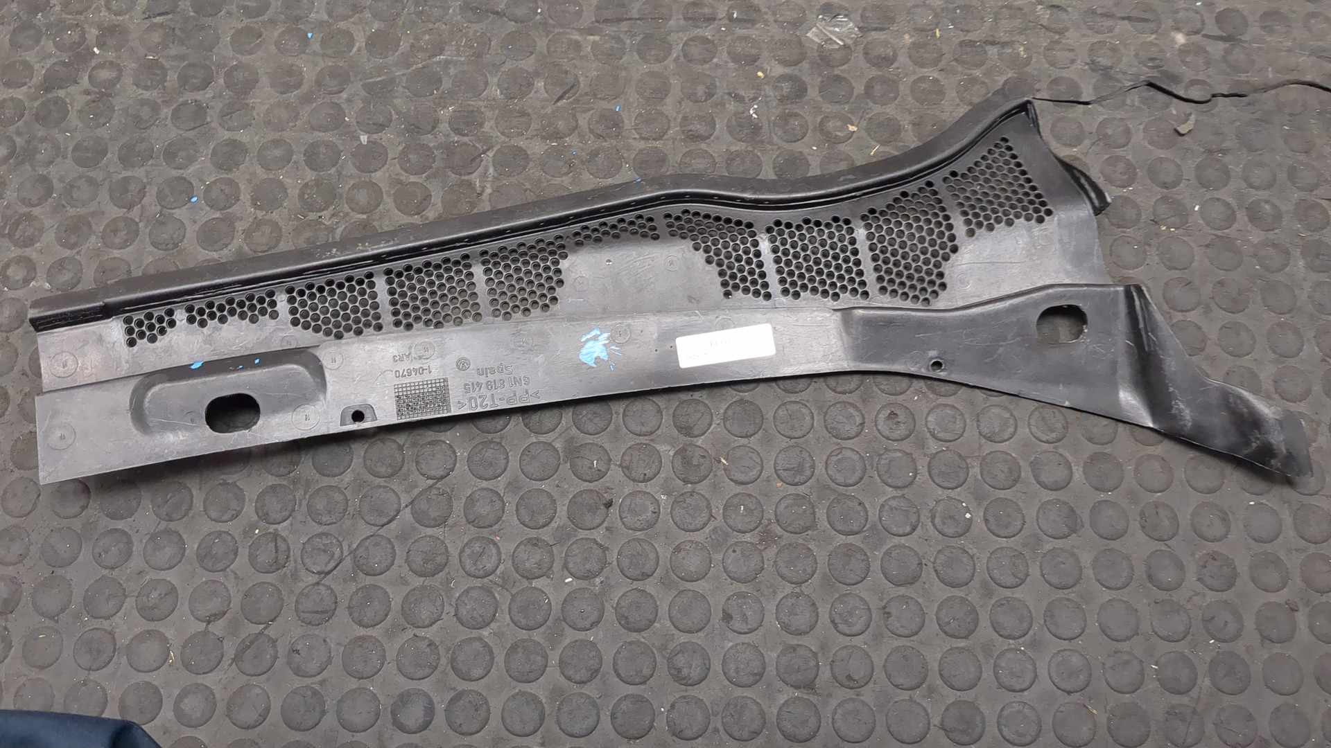 Решетка стеклоочистителей (Жабо)