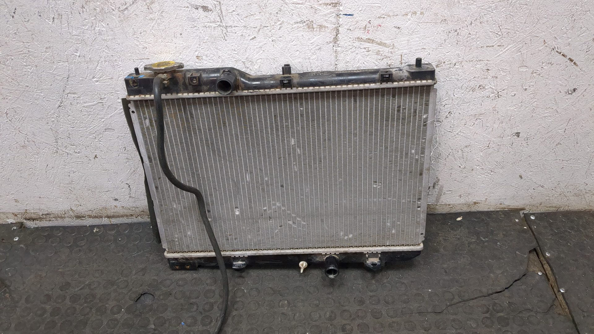 Радиатор охлаждения двигателя основной