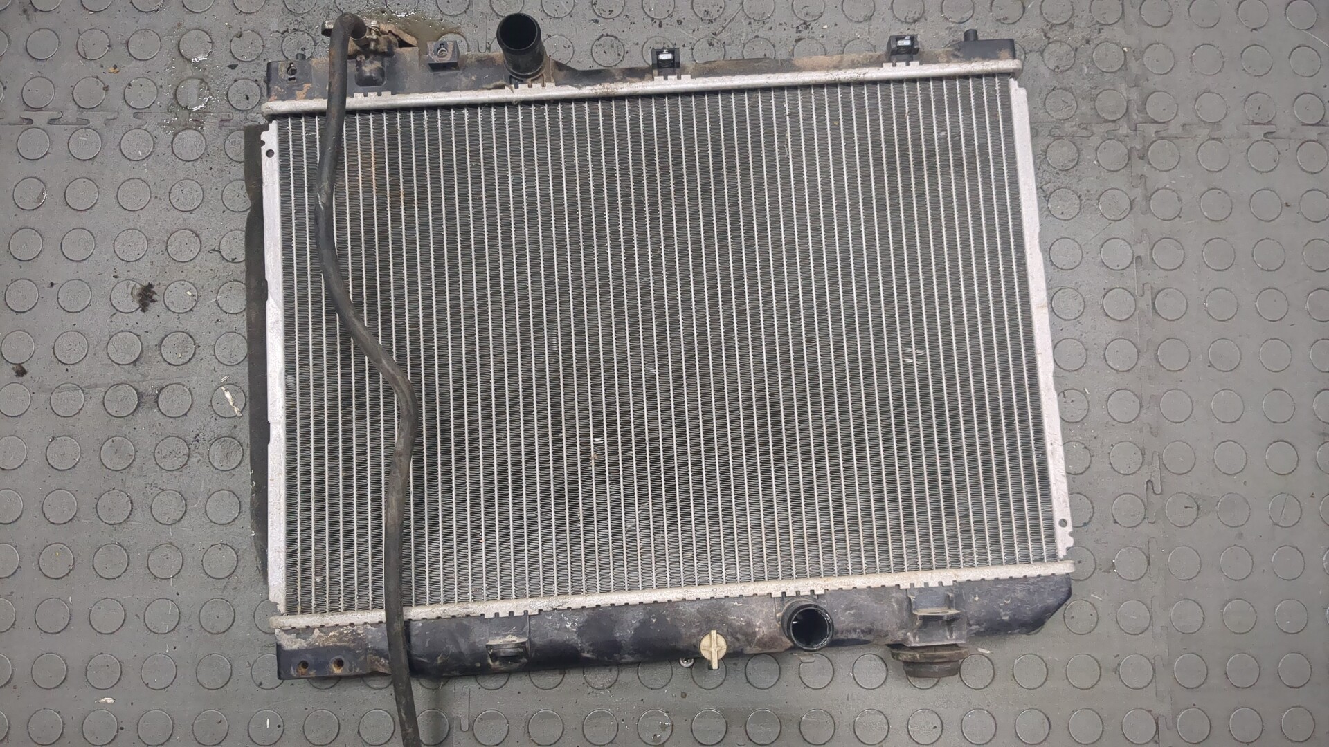 Радиатор охлаждения двигателя основной