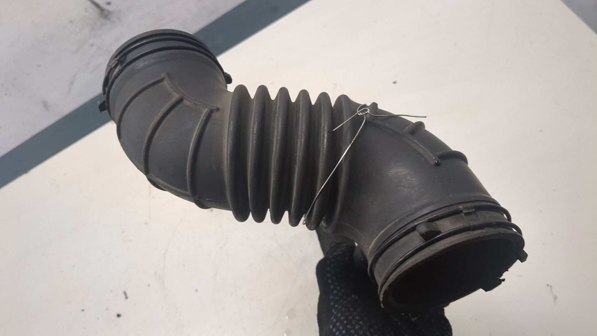 Патрубок воздушного фильтра