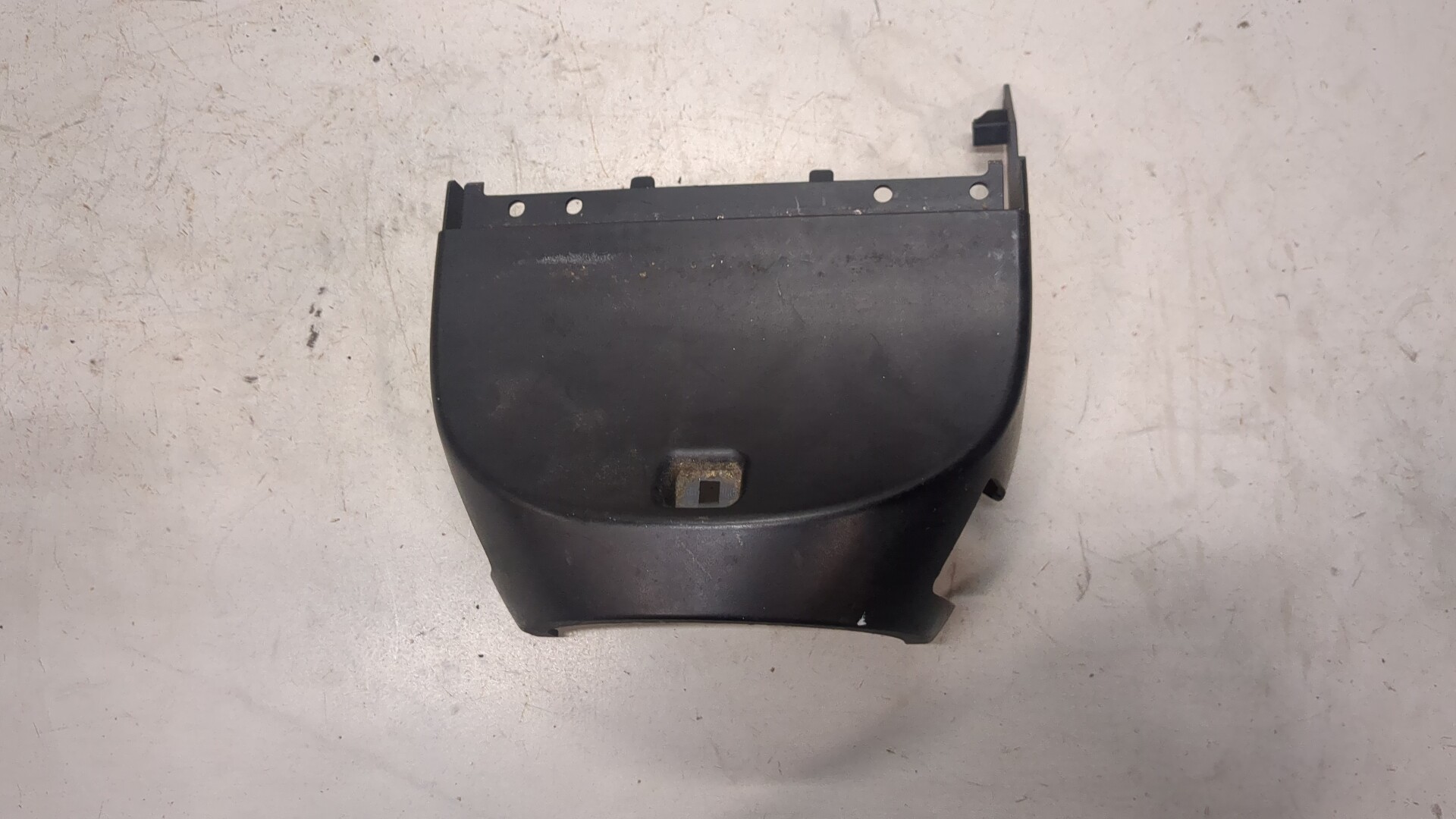 Кожух рулевой колонки