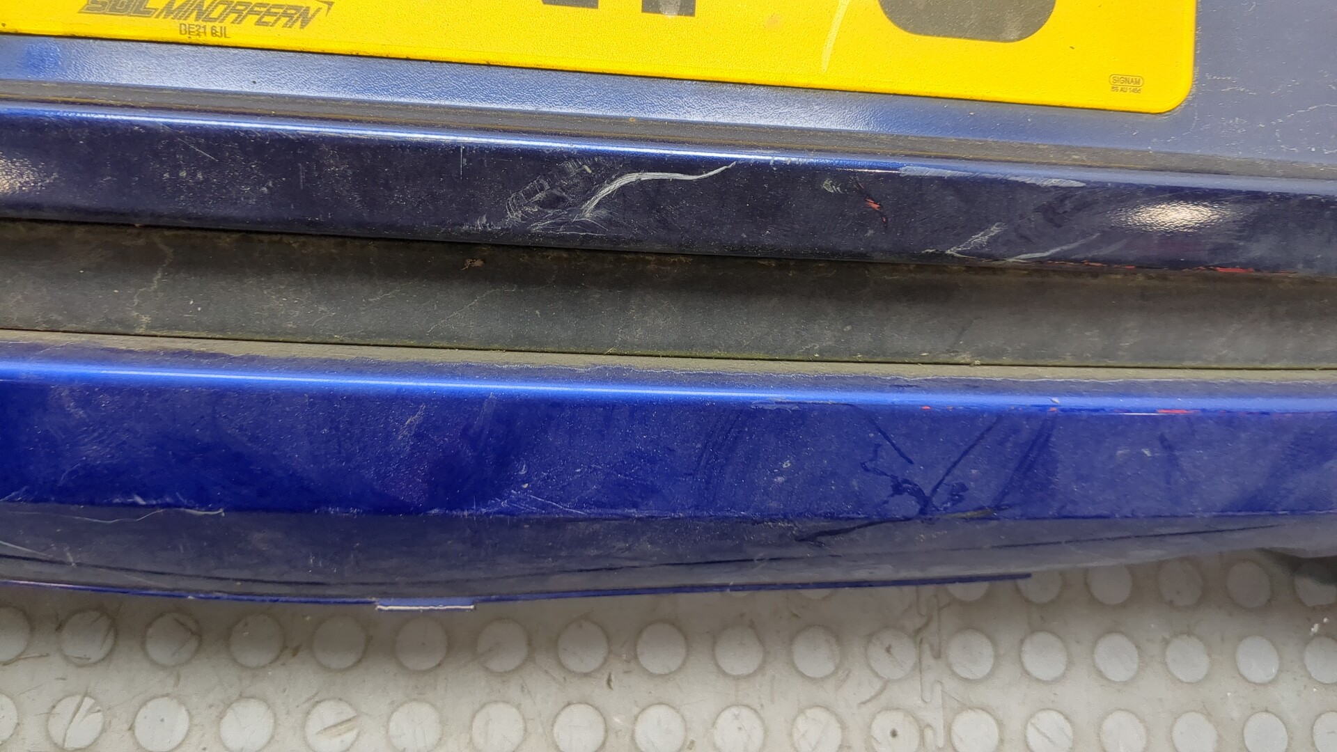 Бампер задний