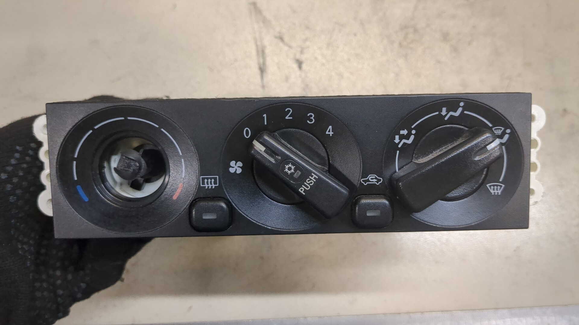 Переключатель отопителя