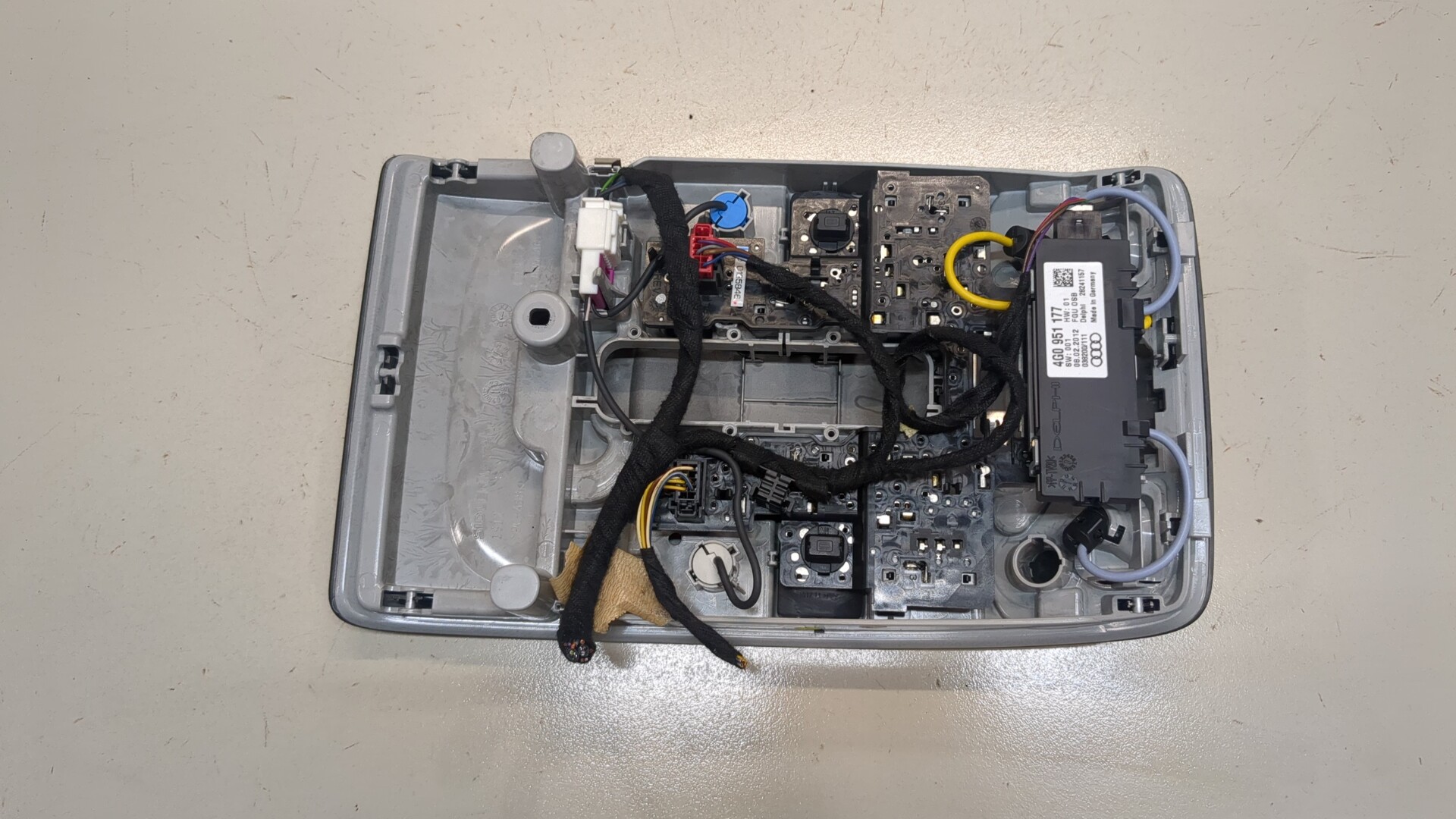 Плафон салонный