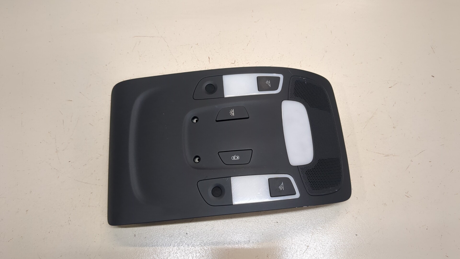 Плафон салонный