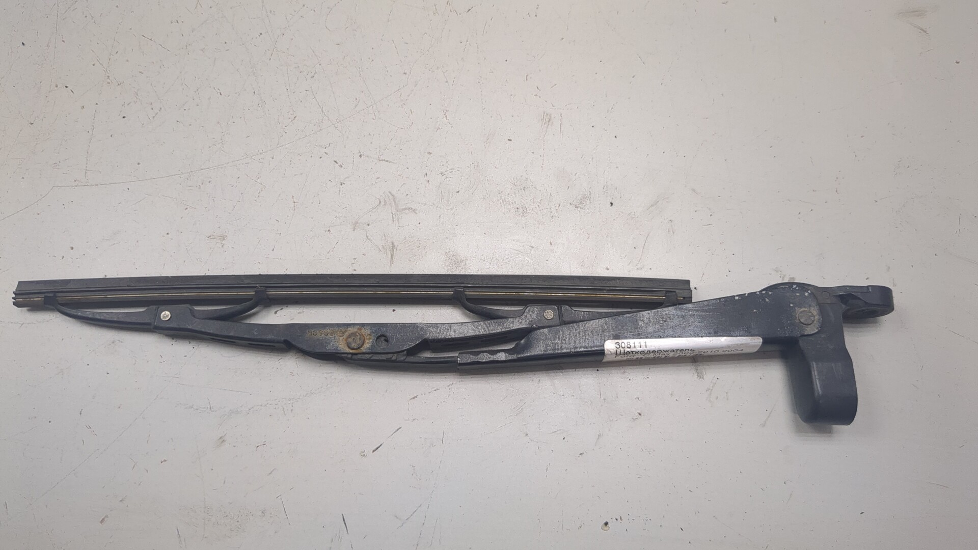 Поводок стеклоочистителя заднего