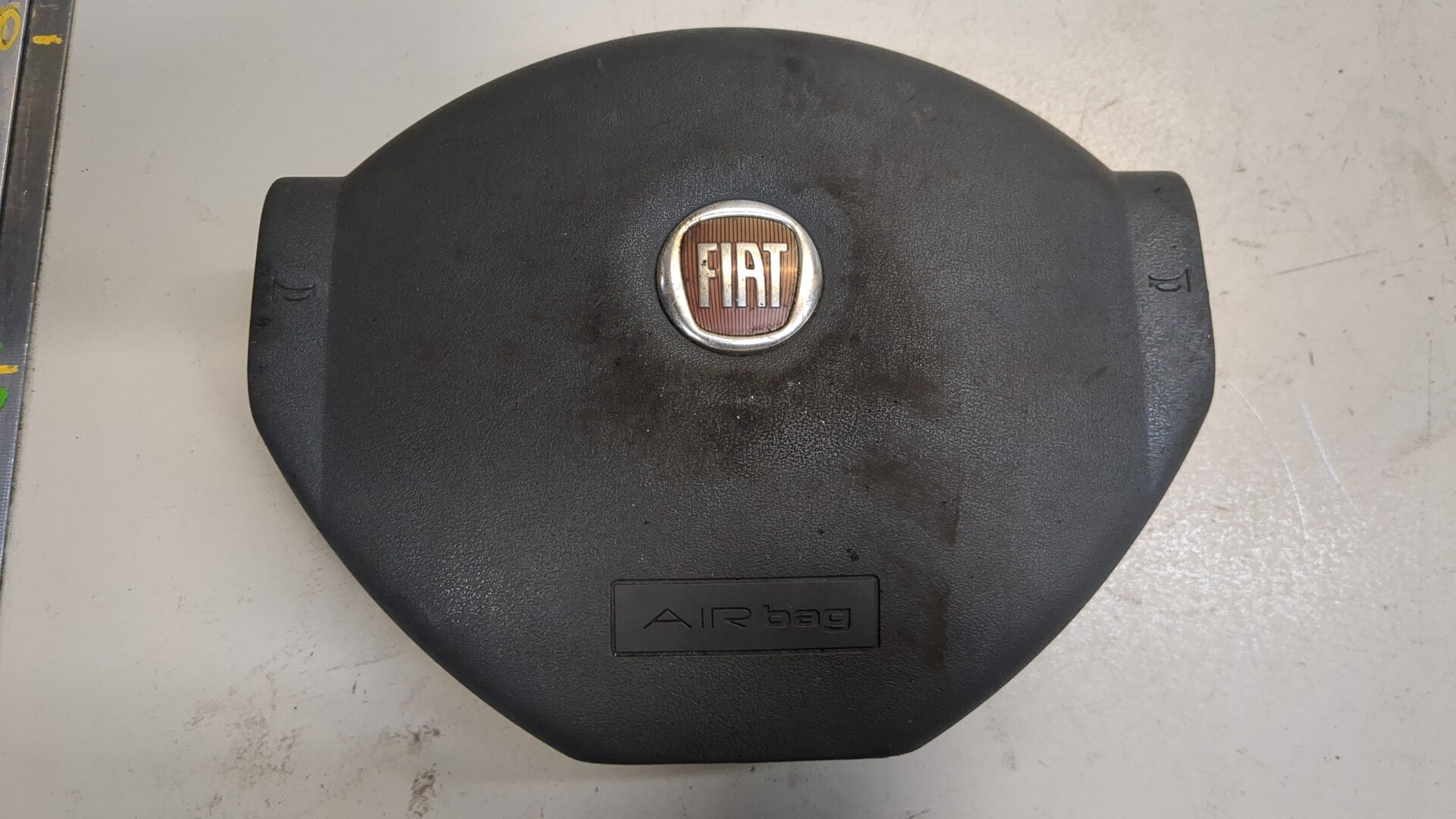 Подушка безопасности в рулевое колесо